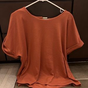 Quarter zip in back, brick colored t-shirt blouse, flowy- work wear!